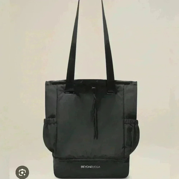 Beyond Yoga bag - NWT - Picture 3 of 4